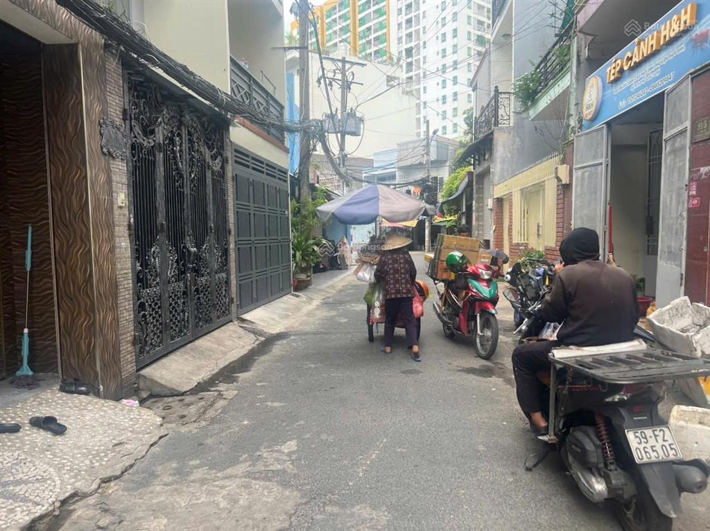 Kẹt vốn bán gấp lô đất 91m2 hxh trần tấn, giá chỉ 7,5 tỷ, thương lượng.  0938 507 ***