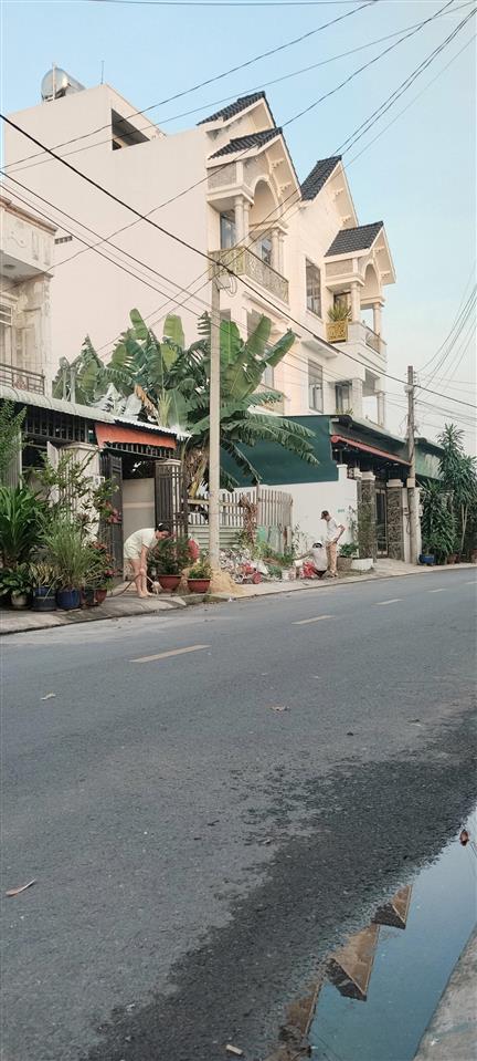 Bán nhà mặt tiền gần trần văn mười 5m x 22m đúc 1 lầu