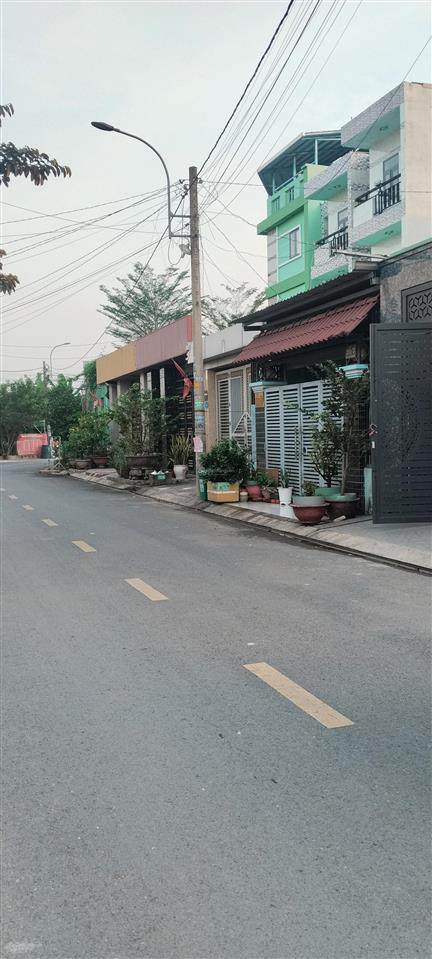 Bán nhà mặt tiền gần trần văn mười 5m x 22m đúc 1 lầu