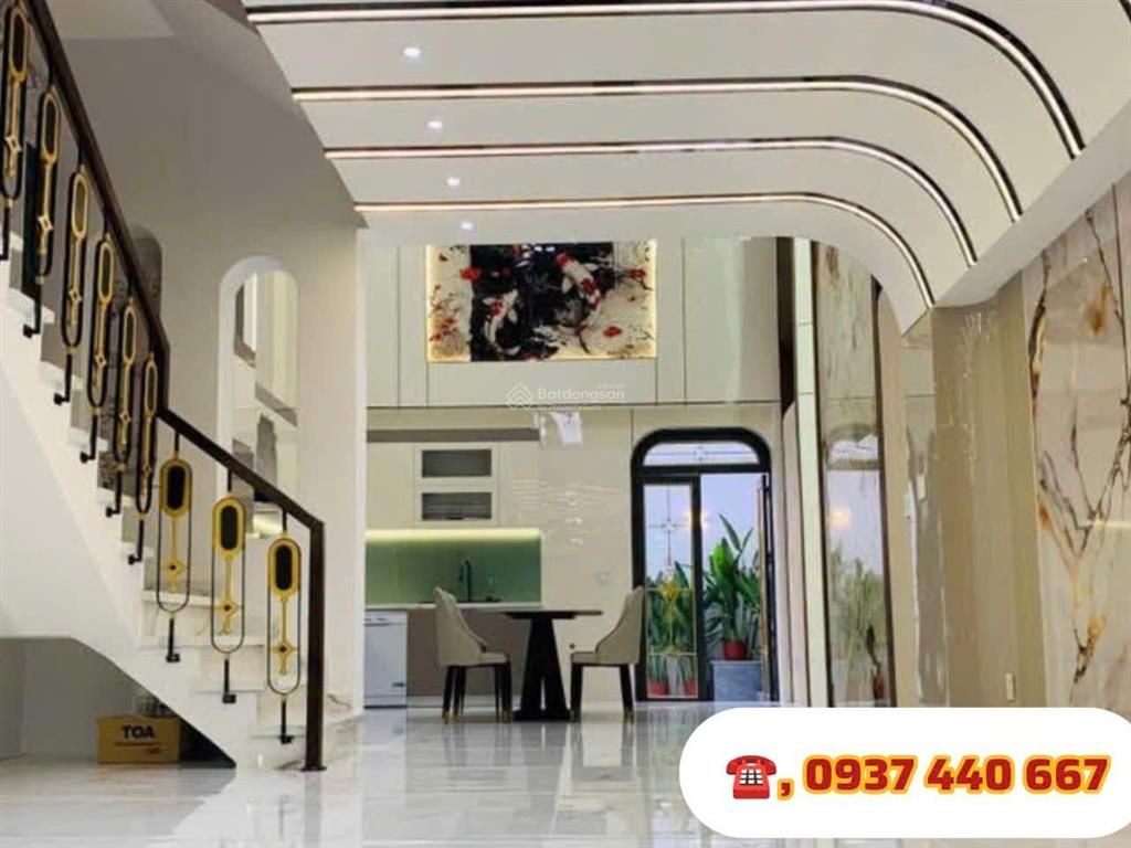 Bán nhà cao cấp đúc 4 tấm tại xã bà điểm 5m x 21m