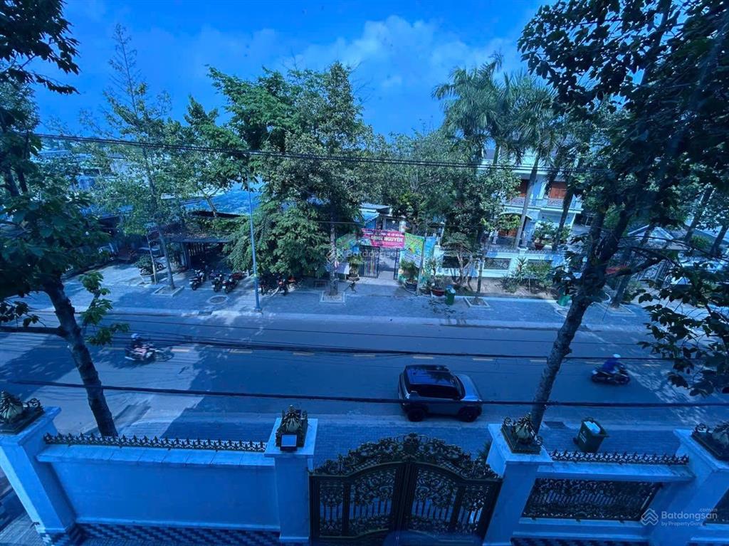 Cần bán nhà 2 mặt tiền tổng diện tích 873m2 đúc 6 tầng giá 49 tỷ