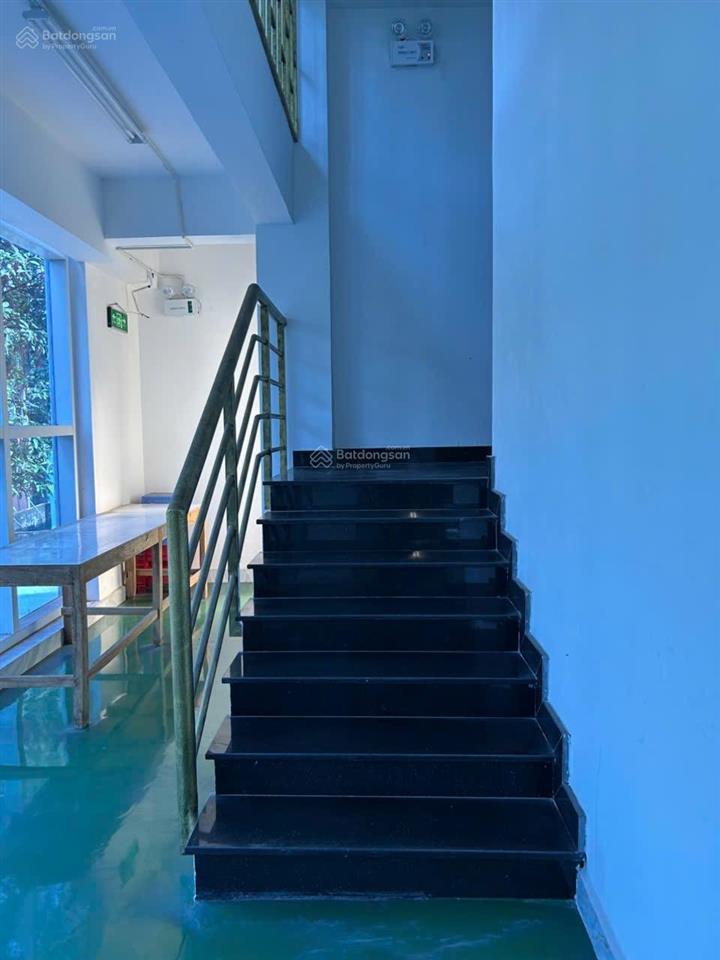 Cần bán nhà 2 mặt tiền tổng diện tích 873m2 đúc 6 tầng giá 49 tỷ