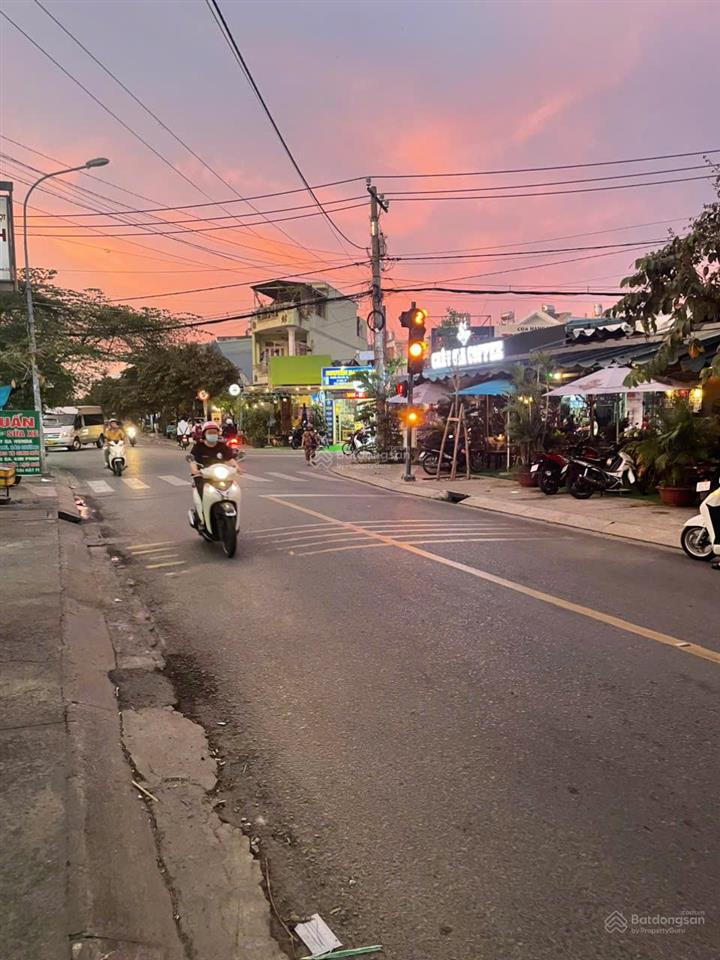 Cần bán gấp căn nhà mặt tiền đường song hành, p.đông hưng thuận, q. 12, dt 6,5m x 11,5m, giá 8,5tỷ