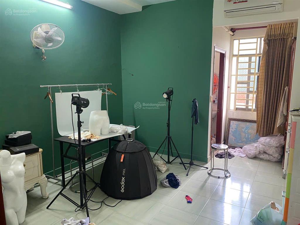 Cần bán gấp căn nhà p. đông hưng thuận, q. 12, dt 4m x 30m, 1 trệt, 3 lầu giá 10 tỷ