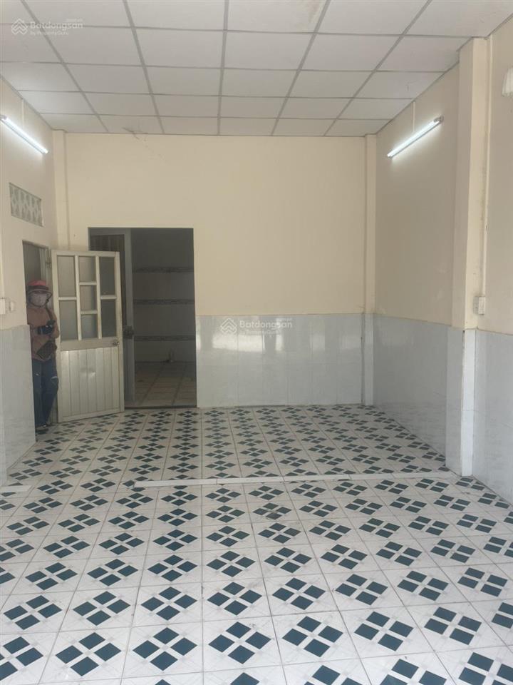 Cần cho thuê gấp nhà p. đông hưng thuận, q12, dt 4m x 23m giá 7 tr/ 1 tháng