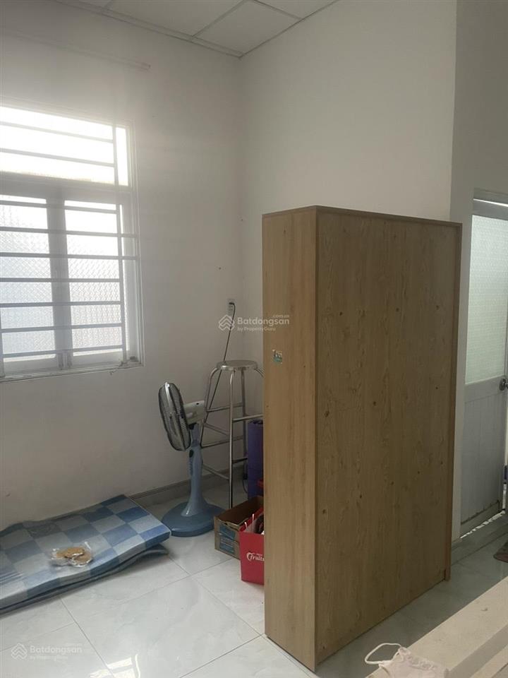 Cần cho thuê gấp nhà p. đông hưng thuận, q12, dt 4m x 23m giá 7 tr/ 1 tháng