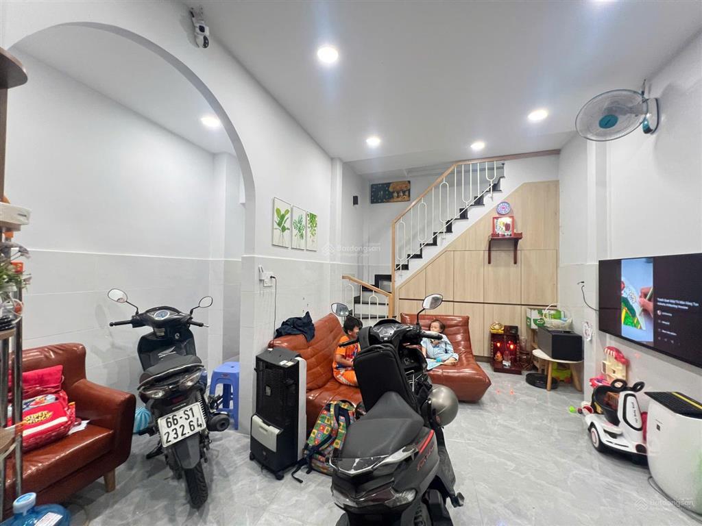 Bán nhà chính chủ gửi 597// đ.quang trung, p.11, q.gò vấp 4,4 tỷ/ 48m2 1 trệt 2 lầu + st