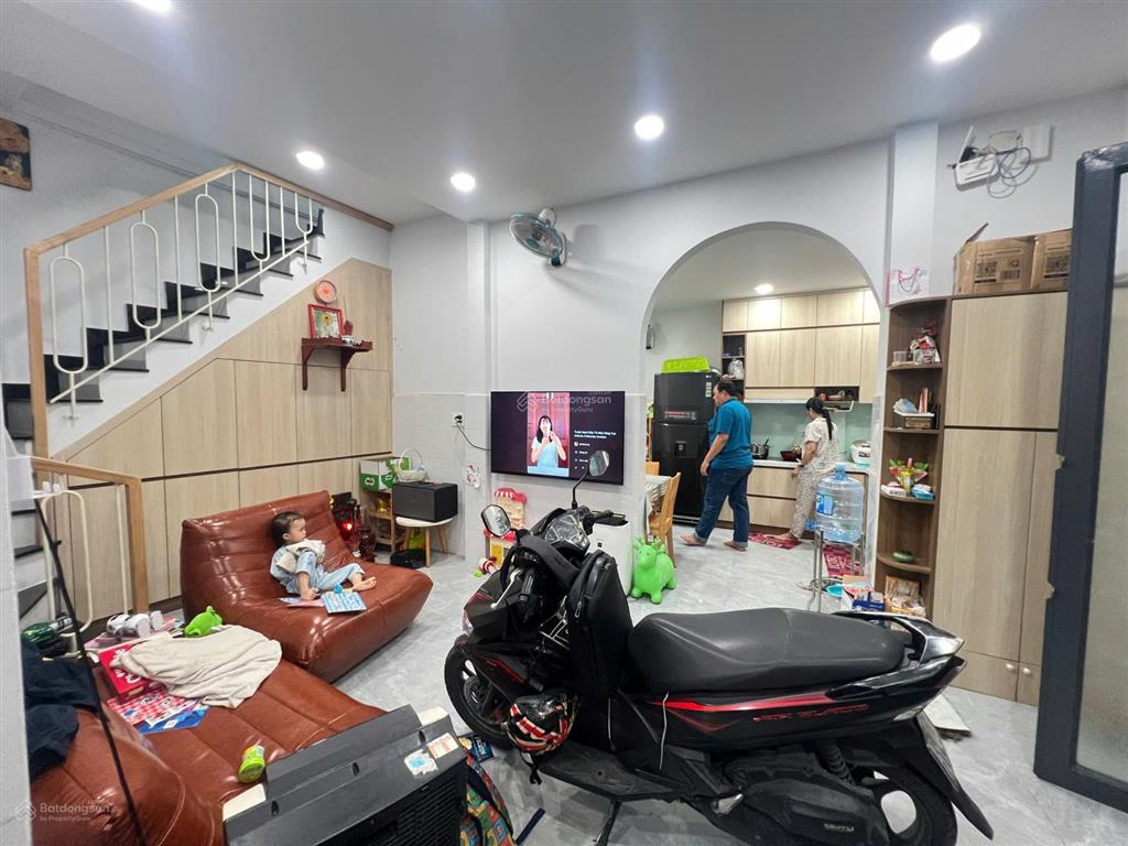 Bán nhà chính chủ gửi 597// đ.quang trung, p.11, q.gò vấp 4,4 tỷ/ 48m2 1 trệt 2 lầu + st