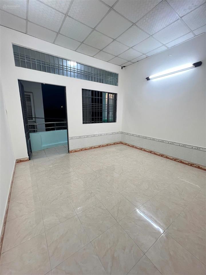 Cho thuê nhà nguyên căn 84m2 7tr/tháng 1/đường tân thới nhất 6, quận 12, 1 lầu 2pn 2wc