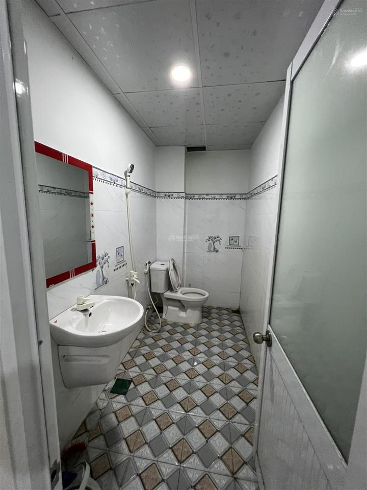 Cho thuê nhà cấp 4 gác suốt nguyên căn trong khu mỹ hạnh hoàng gia 5tr/75m2 nhà mới 100%