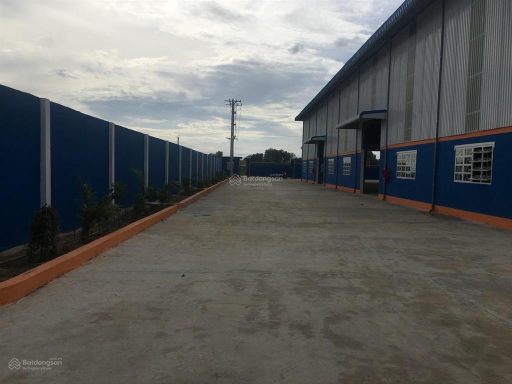 Cho thuê nhà xưởng đức hòa long an giá rẻ. tdt 8000m2 xd 4500m2