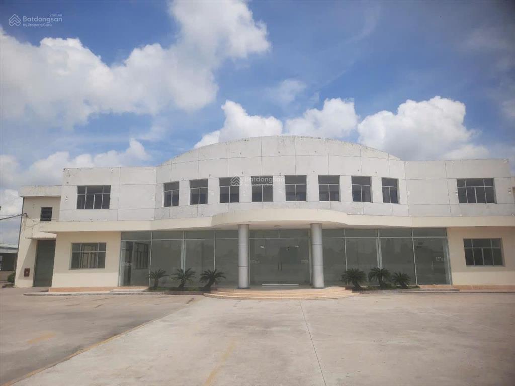 Cho thuê nhà xưởng mặt tiền ql 1a, bến lức long an, dtx 4500m2, tdt khuôn viên 14.000m2