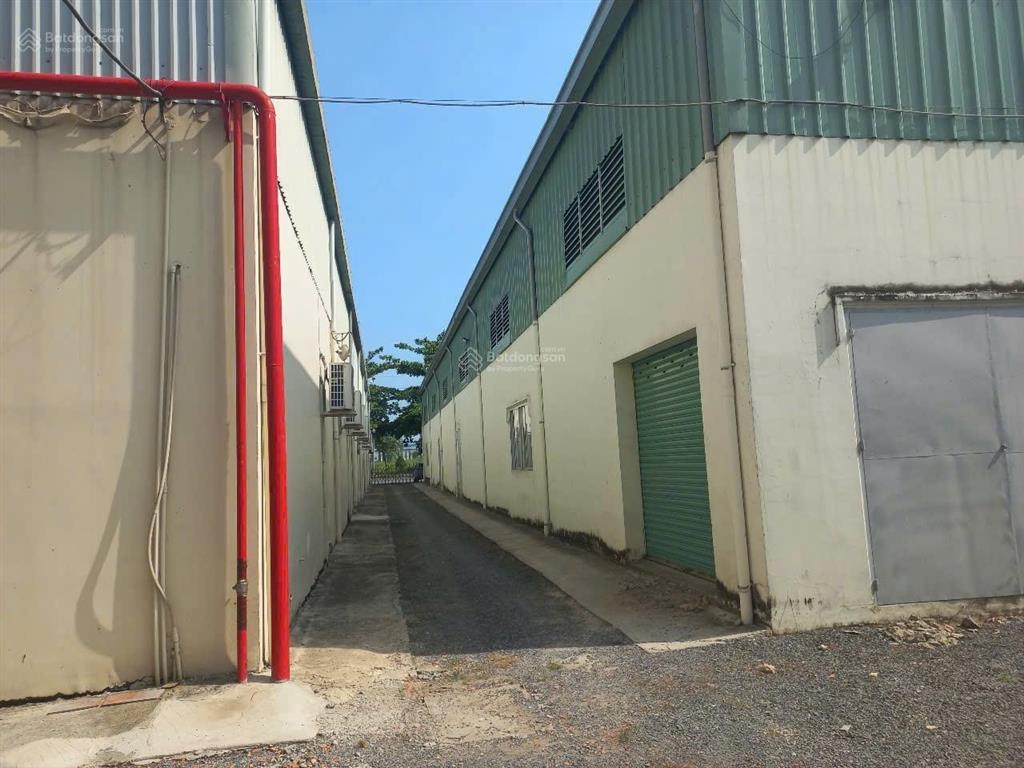 Chính chủ bán nhà xưởng kcn tpt giá rẻ . tdt 5000m xd 2500m