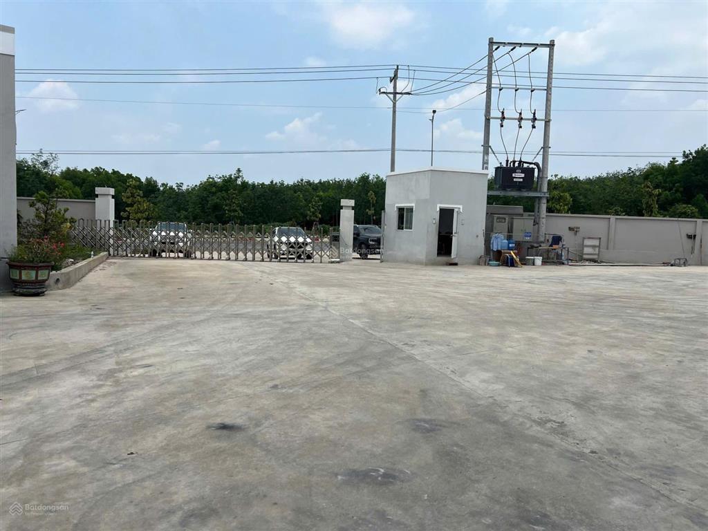 Cho thuê nhà xưởng tân uyên giá rẻ. pháp lý đầy đủ vào sx ngay . giá bán 55ty