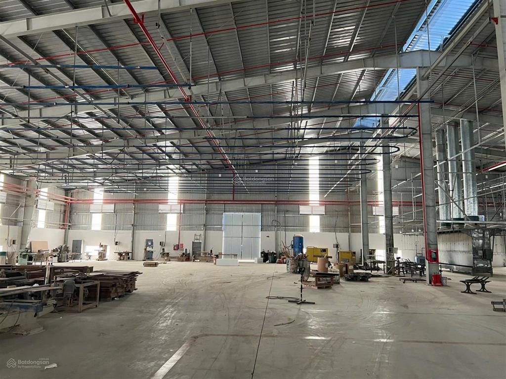 Cho thuê nhà xưởng tân uyên giá rẻ. pháp lý đầy đủ vào sx ngay . giá bán 55ty
