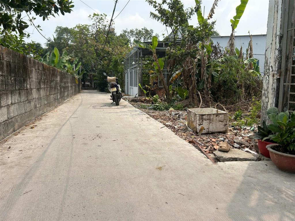 Đất thổ cư hẻm bê tông đường song hành 22, dt 5.5m x 23m, giá 3.5 tỷ tl, cách lý thường kiệt 200m