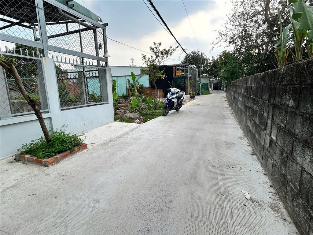 Đất thổ cư hẻm bê tông đường song hành, dt 5.5m x 23m, giá 3.5 tỷ tl, cách lý thường kiệt 200m