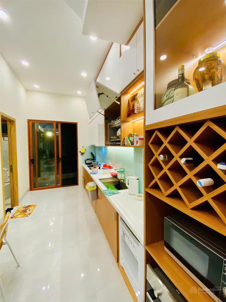 Nhà đẹp xã trung chánh, hóc môn, dt 4m x 15m, 1 trệt, 2 lầu, sân thượng, thiết kế hiện đại