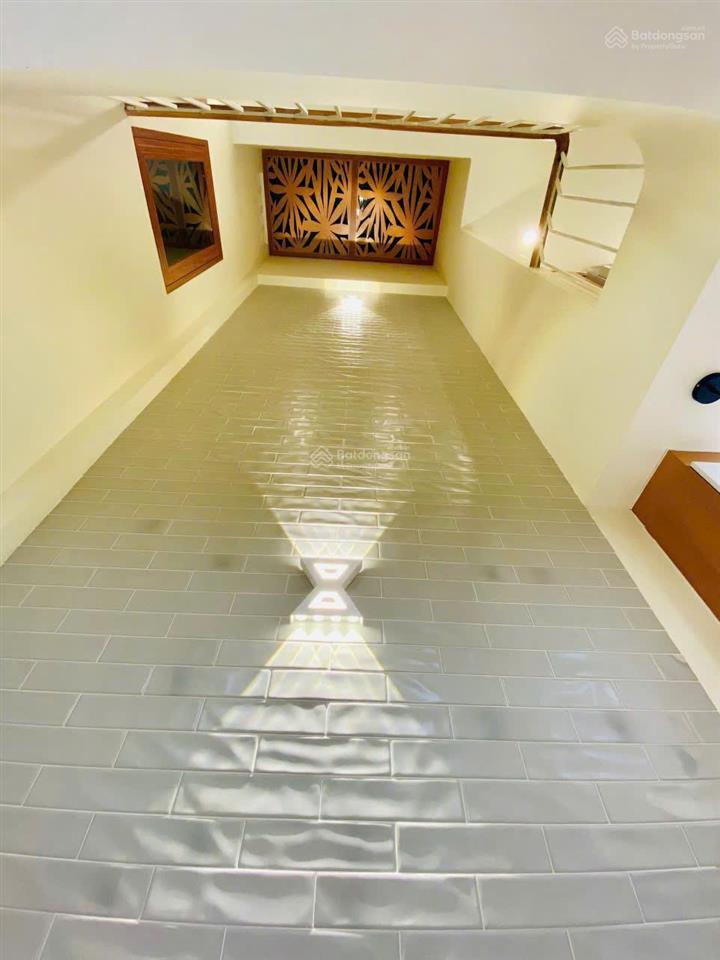 Nhà đẹp xã trung chánh, hóc môn, dt 4m x 15m, 1 trệt, 2 lầu, sân thượng, thiết kế hiện đại