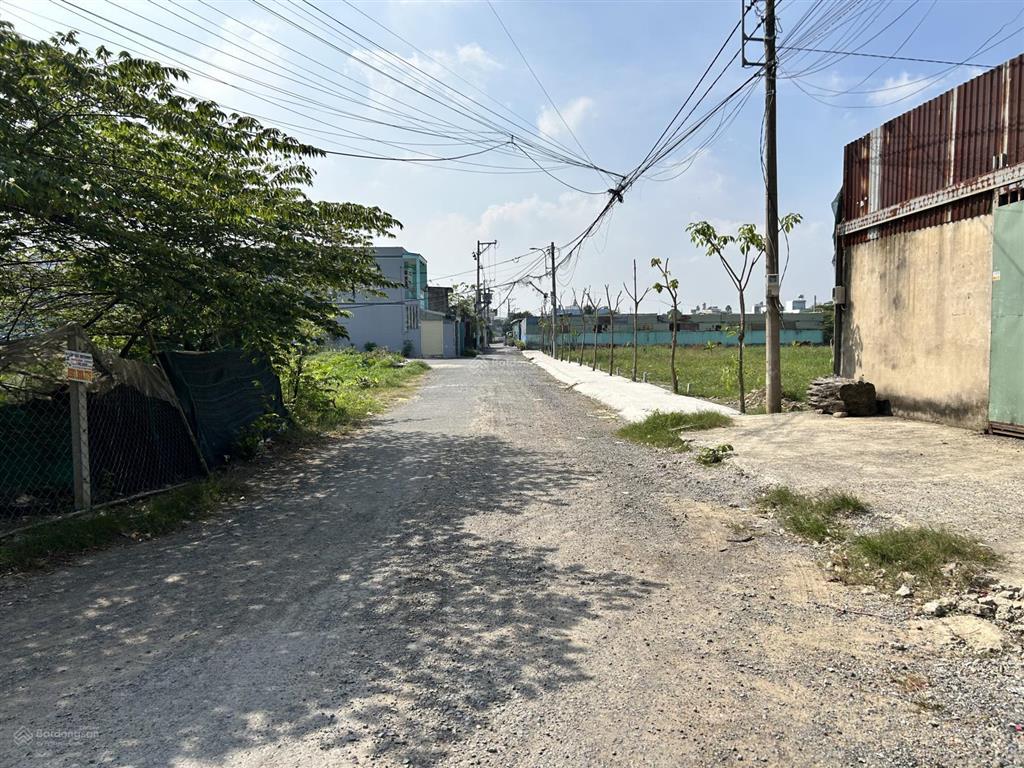 Bán đất, dt 5x26m, sau chợ xuân thới thượng, xã bà điểm. gần khu vinhomes hóc môn. giá 3,55 tỷ