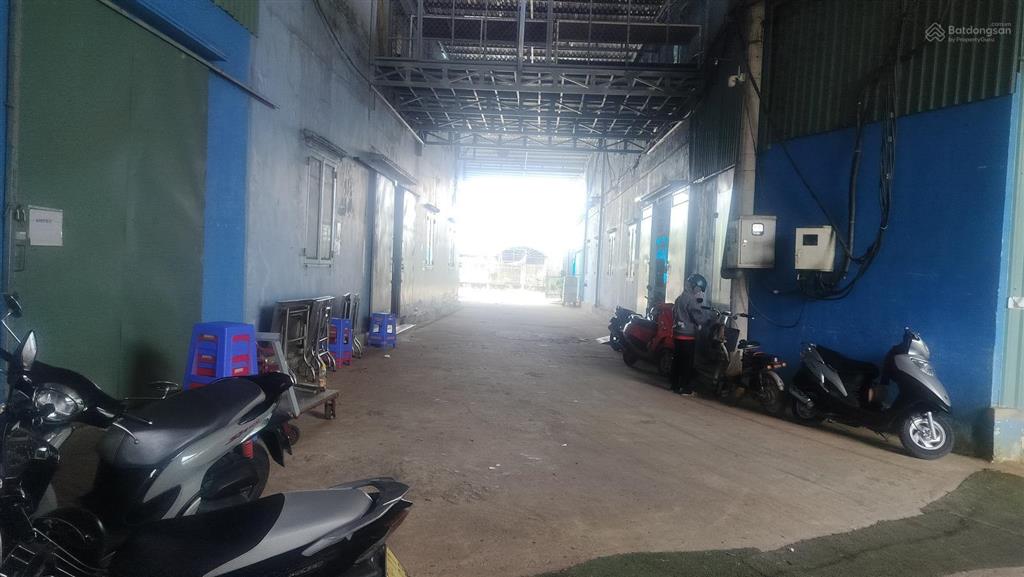 Cho thuê kho xưởng 1.300m2 một sẹc ngắn đường dương công khi tân hiệp hóc môn
