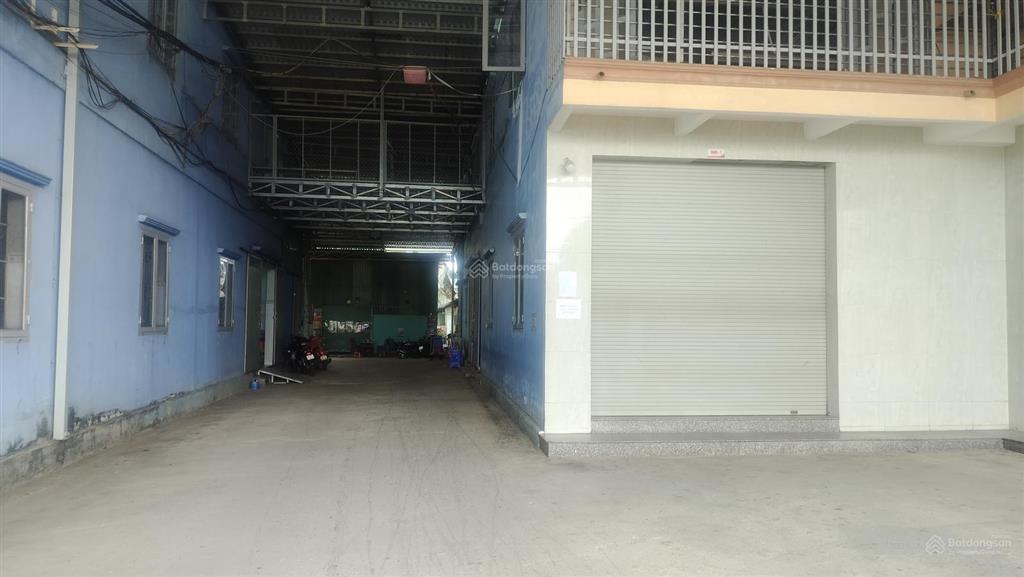 Cho thuê kho xưởng 1.300m2 một sẹc ngắn đường dương công khi tân hiệp hóc môn