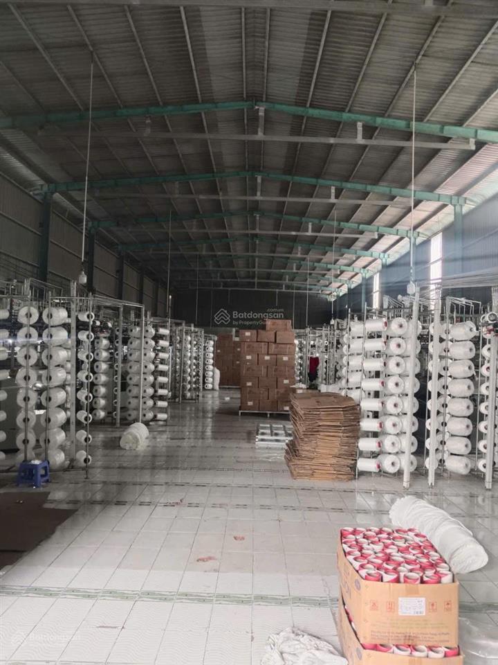 Cho thuê kho xưởng khuôn viên 1900m2 một sẹc đường nguyễn thị lắng củ chi