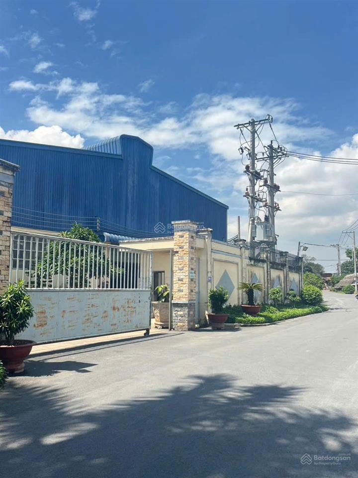 Cho thuê kho xưởng khuôn viên 3000m2 sát kcn hoàng gia long an