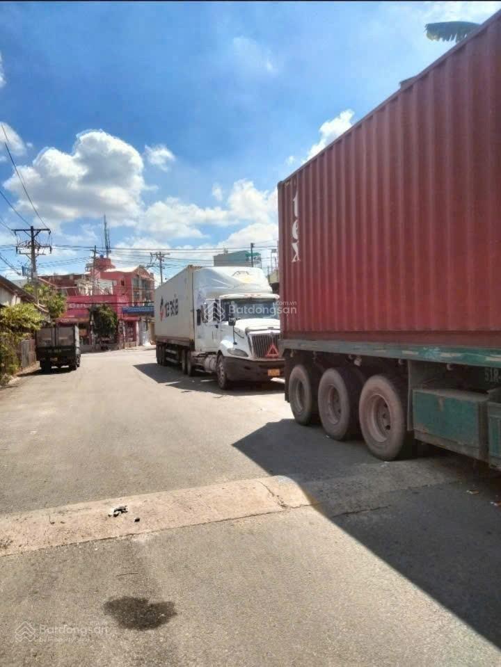 Cho thuê kho xưởng khuôn viên 3000m2 sát kcn hoàng gia long an