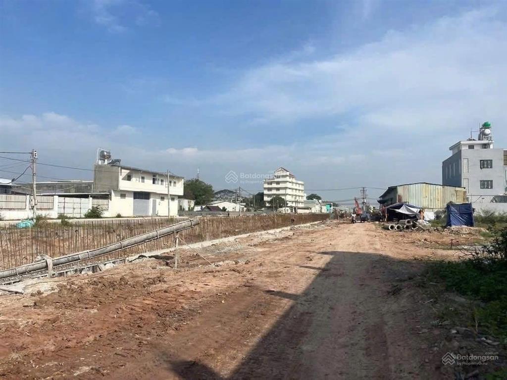 Bán lô đất thổ cư 84m2 đường bờ kênh xuân thới sơn 38 hóc môn