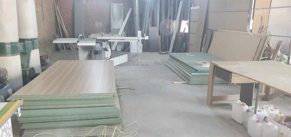 Cho thuê kho xưởng 200m2 một sẹc đường trần văn mười, hóc môn