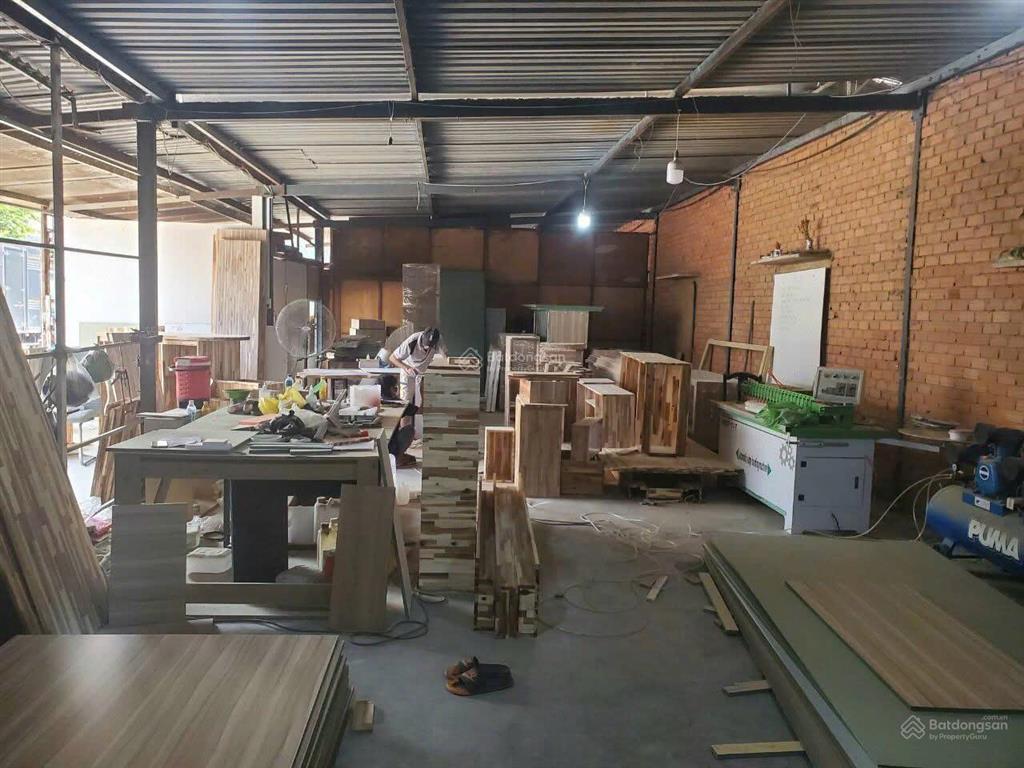 Cho thuê kho xưởng 200m2 một sẹc đường trần văn mười, hóc môn