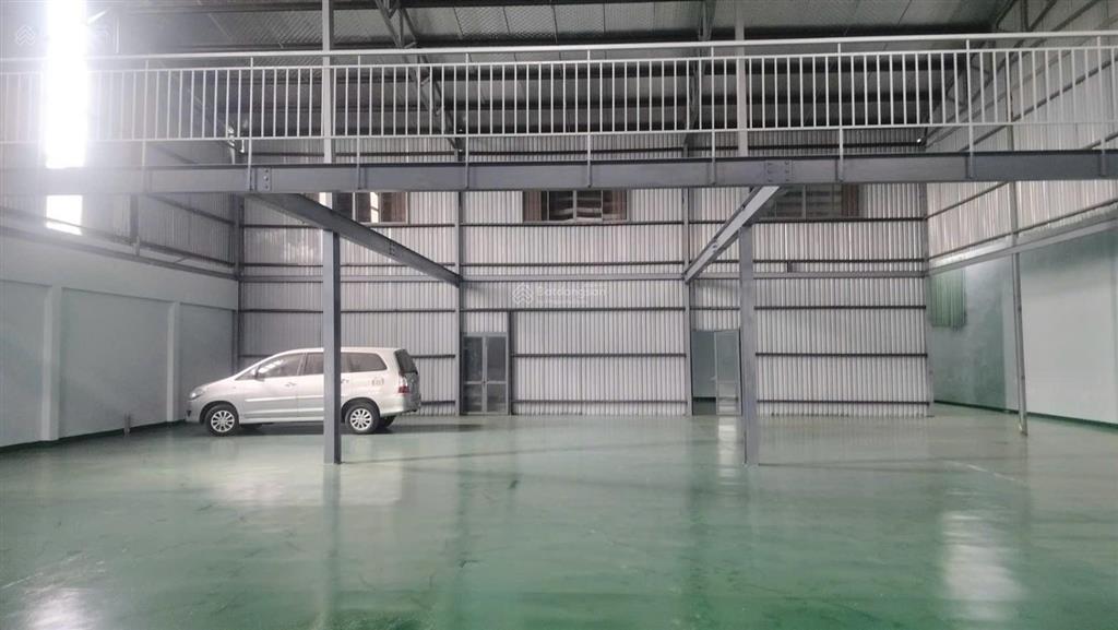 Cho thuê kho xưởng 1000m2 một sẹc đường lê lợi hóc môn