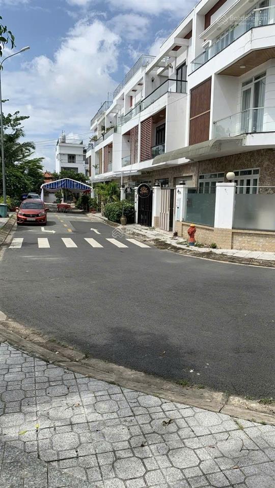 Bán nhà trong khu dân cư đạt gia tân xuân hóc môn diện tích 10.5 x 14.5m = 148m2