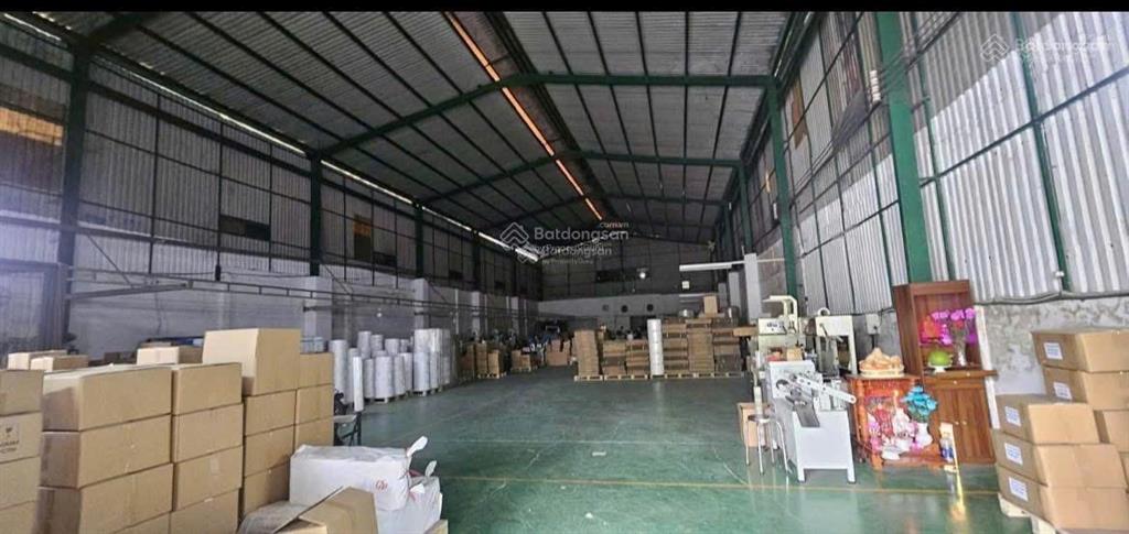 Cho thuê kho xưởng 900m2 đường phạm văn sáng hóc môn