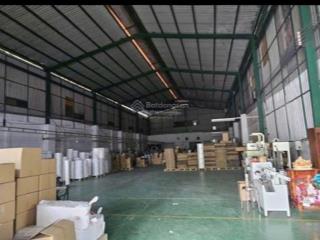 Cho thuê kho xưởng 900m2 đường phạm văn sáng hóc môn