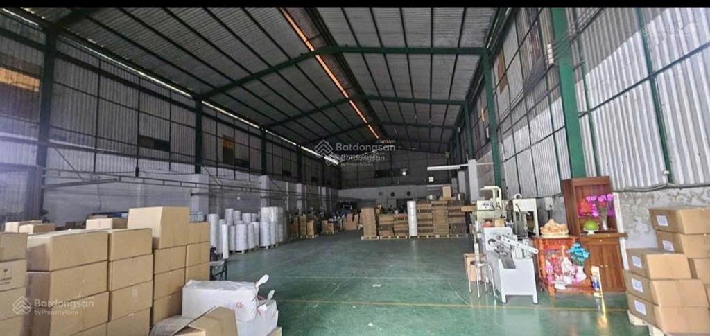 Cho thuê kho xưởng 900m2 đường phạm văn sáng hóc môn