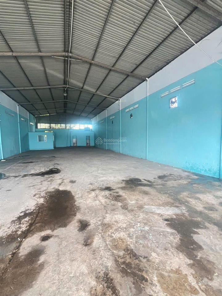 Cho thuê kho xưởng mặt tiền đường dương công khi hóc môn