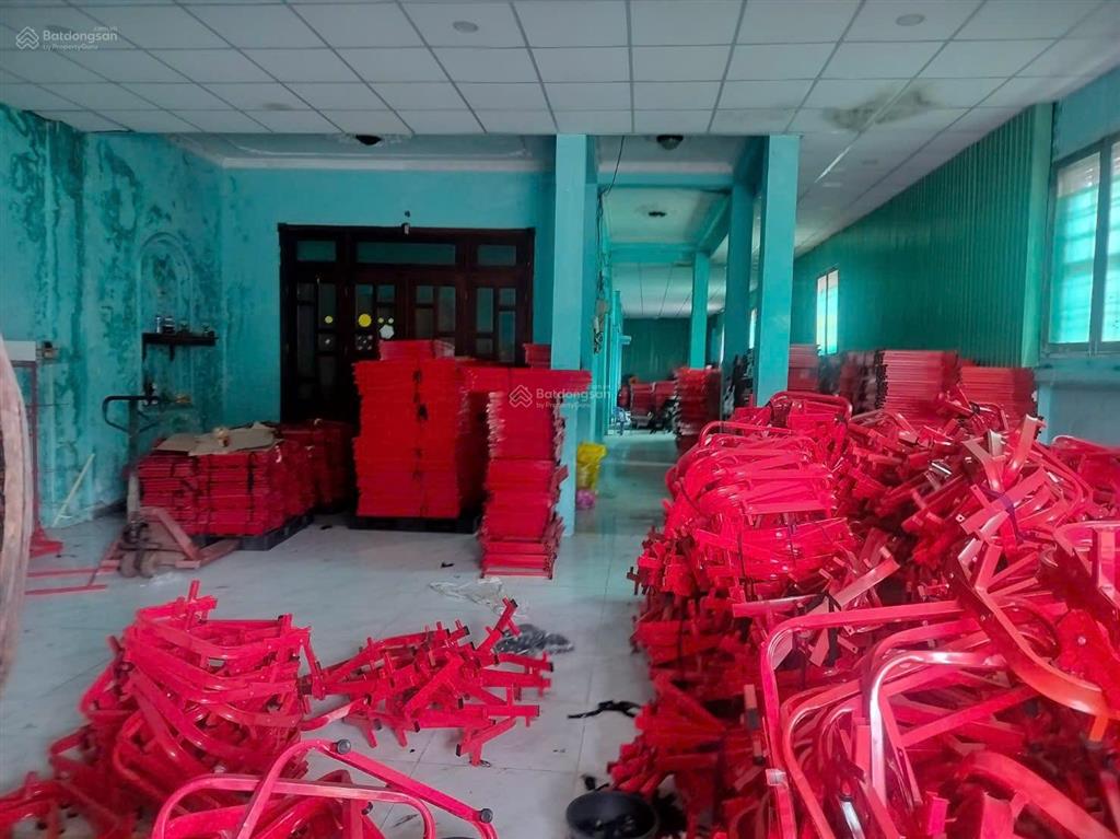 Cho thuê kho xưởng 315m2 mặt tiền đường nguyễn thị thử, hóc môn