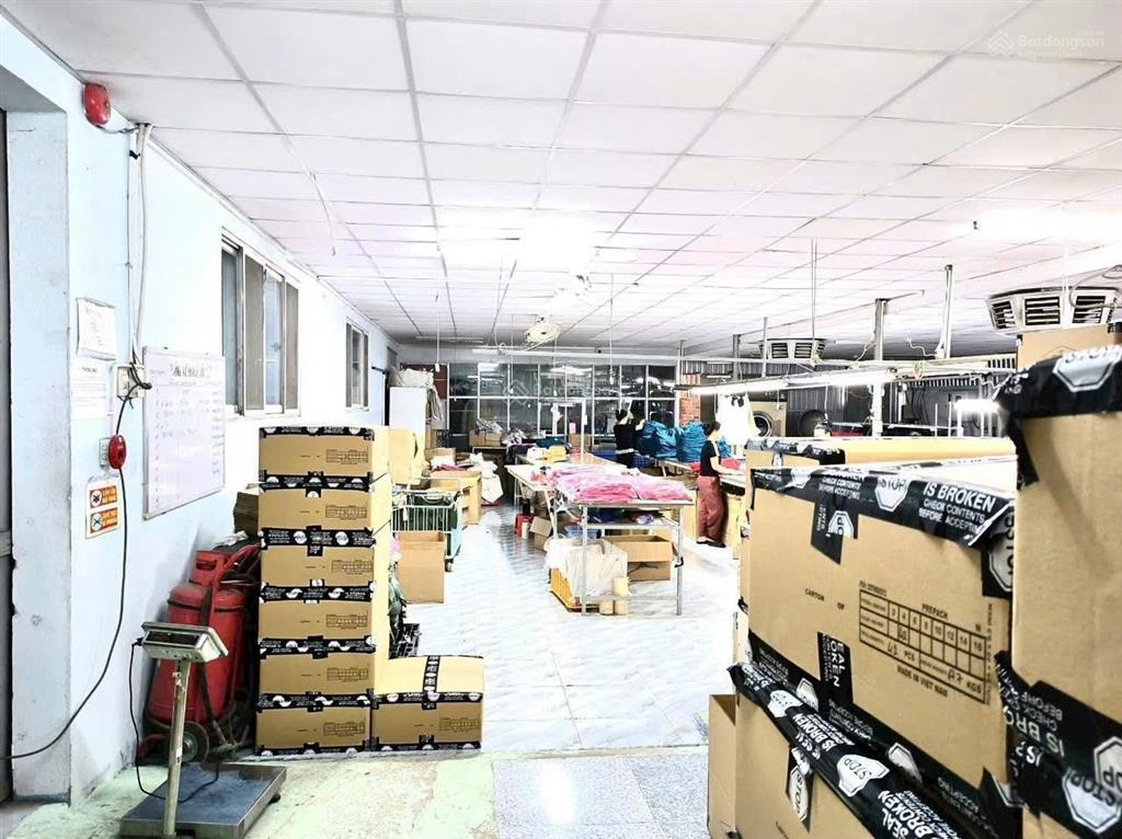Cho thuê kho xưởng khuôn viên 2000m2 mặt tiền đường sông lu củ chi