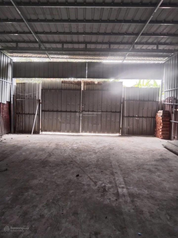 Cho thuê kho xưởng 250m2 một sẹc đường phạm văn sáng hóc môn