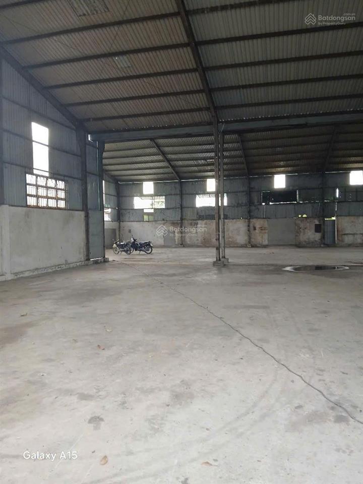 Cho thuê kho xưởng khuôn viên 2000m2 đường lê minh nhựt củ chi