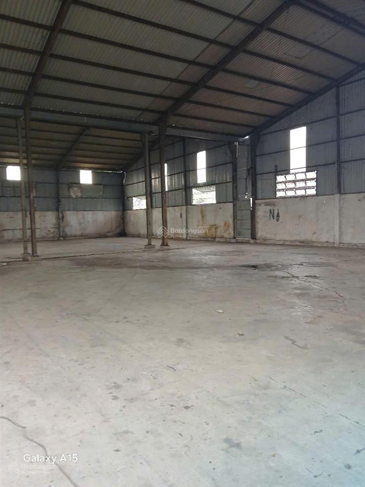 Cho thuê kho xưởng khuôn viên 2000m2 đường lê minh nhựt củ chi