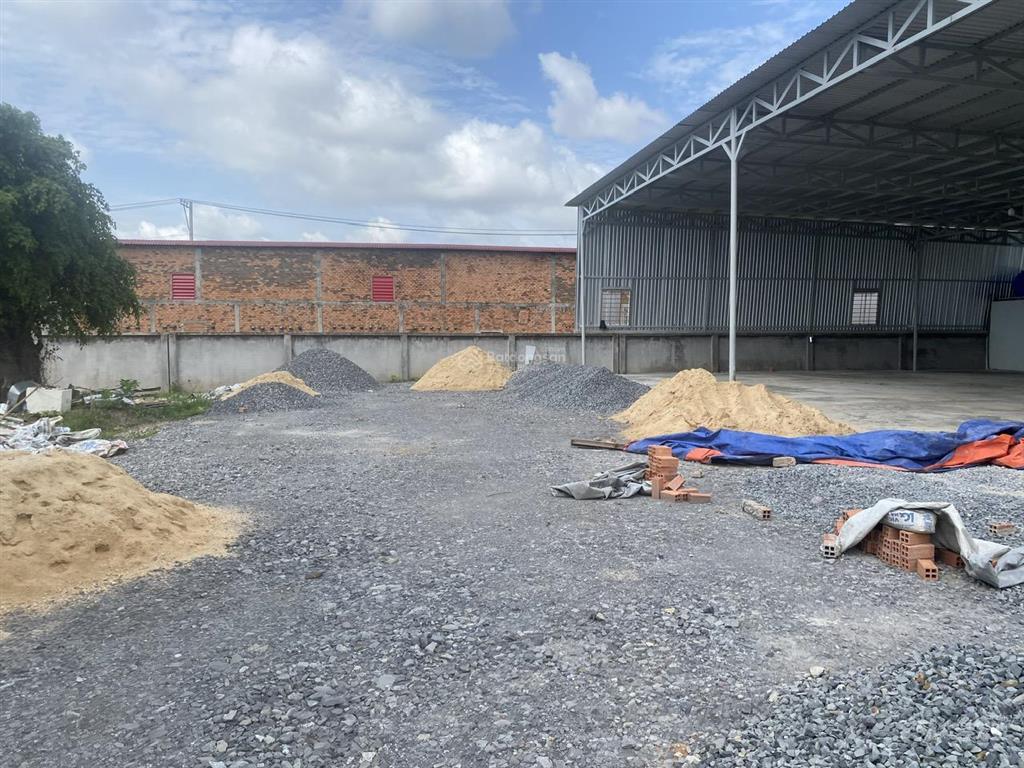 Cho thuê kho xưởng khuôn viên 2000m2 đường võ văn bích củ chi