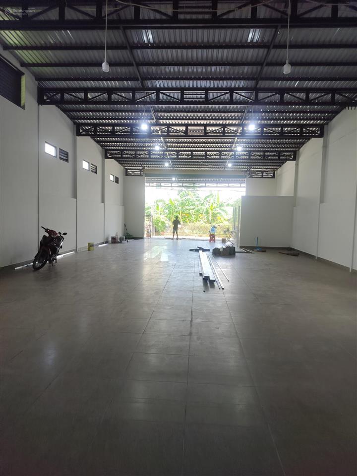 Cho thuê kho xưởng khuôn viên 800m2 đường võ thị nhúa tân phú trung củ chi