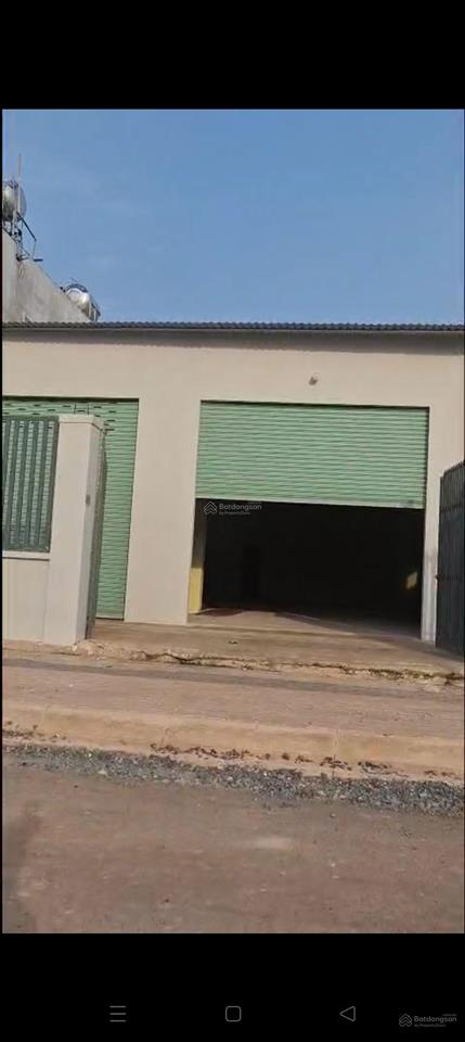 Cho thuê kho xưởng 300m2 đường võ thị hồi hóc môn diện tích 15 x 20m = 300m2