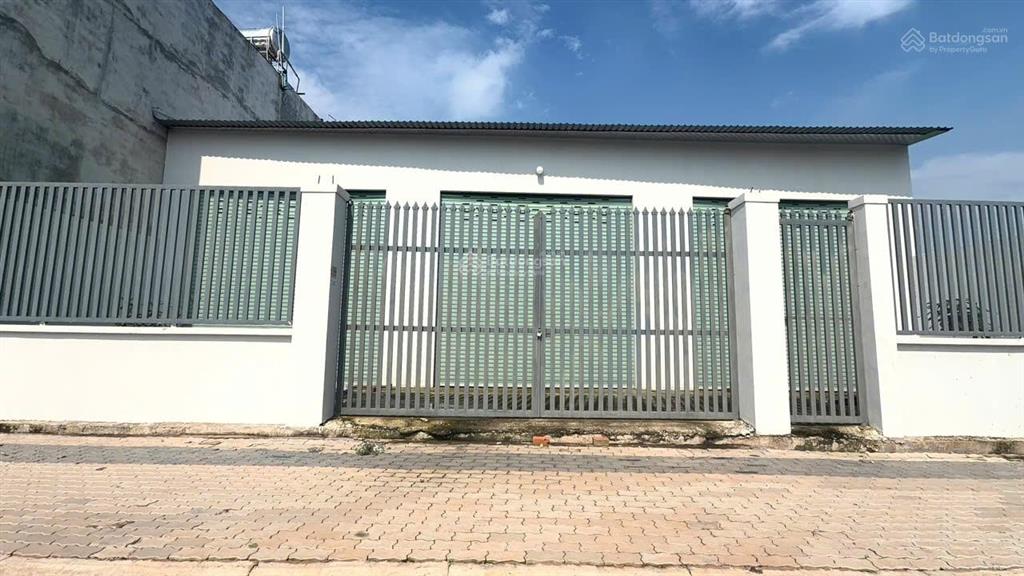 Cho thuê kho xưởng 300m2 đường võ thị hồi hóc môn diện tích 15 x 20m = 300m2