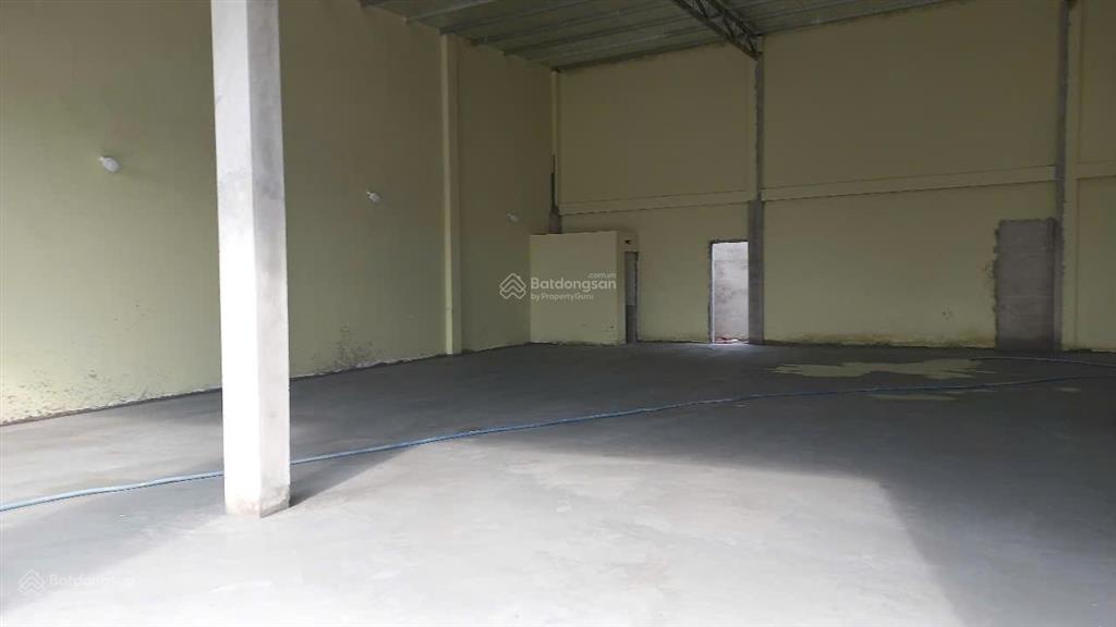 Cho thuê kho xưởng 300m2 đường võ thị hồi hóc môn diện tích 15 x 20m = 300m2