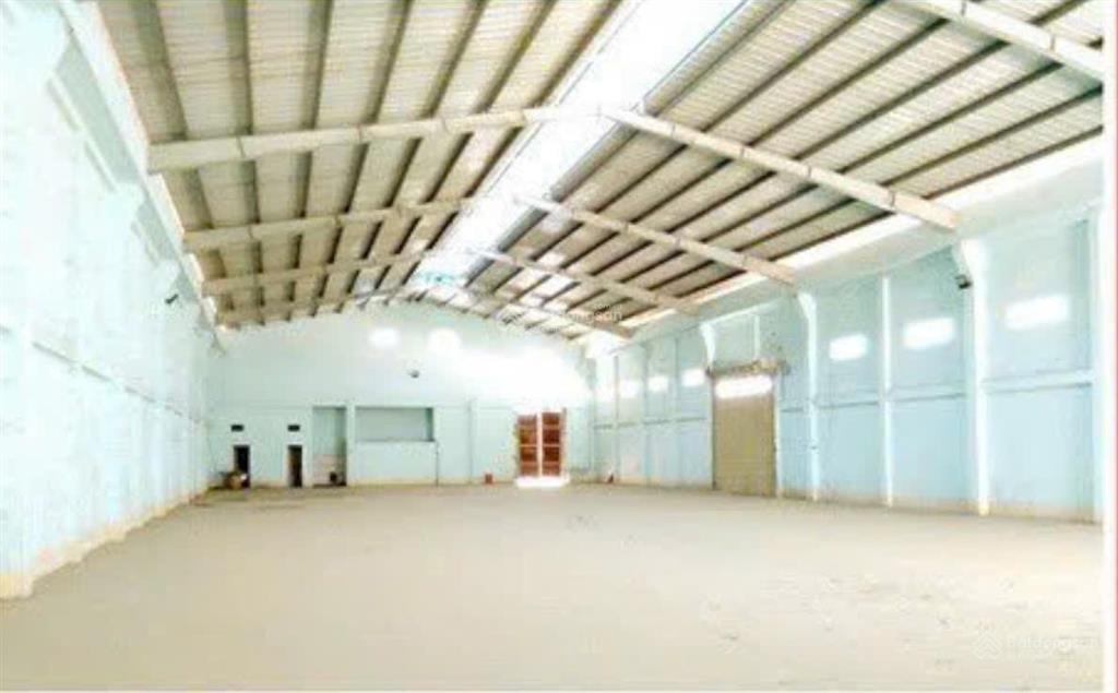 Cho thuê kho xưởng khuôn viên 1.500m2 đường nguyễn văn lương đức hòa đông long an