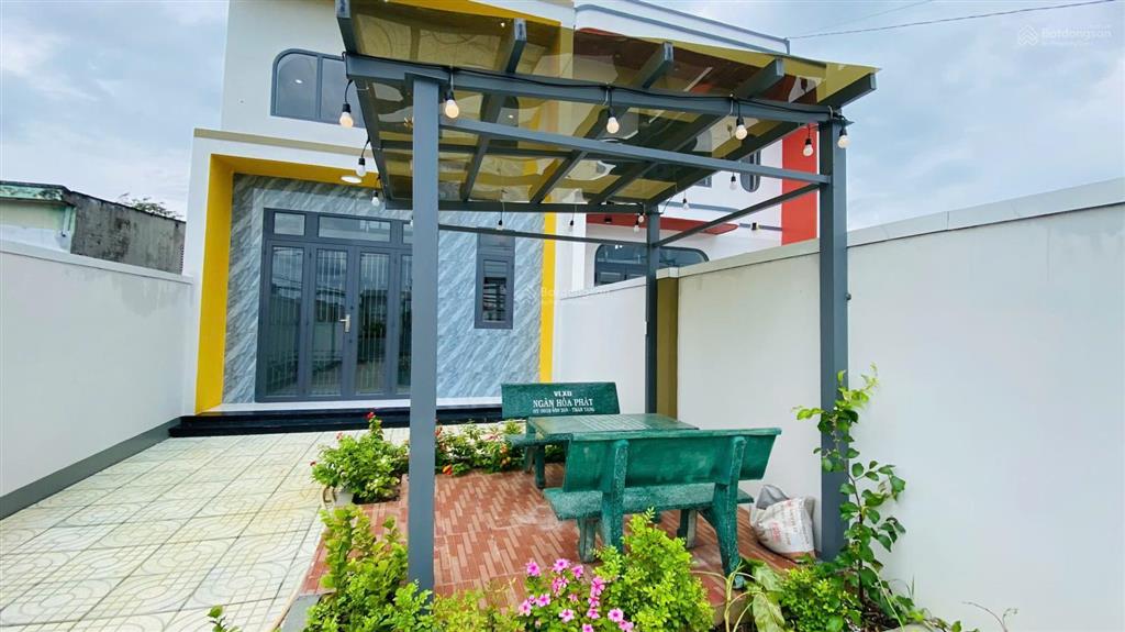 Bán gấp nhà 5 x 30m  sân vườn rộng thoáng shr, để đi du học